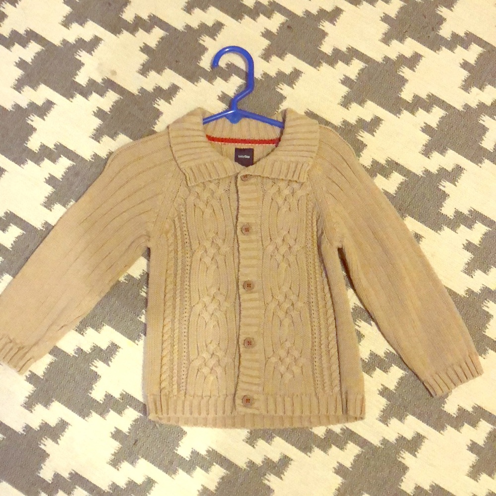 GAP Cableknit sweater